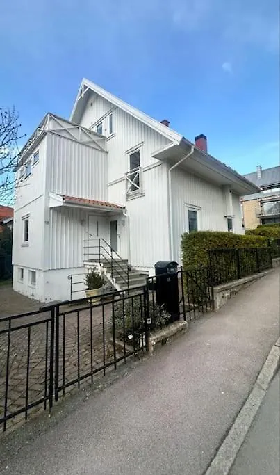 Superhomes 1 Gaest Gothenburg 0*,